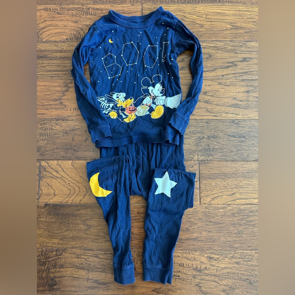 Gap kids Halloween Mickey Mouse pajama set, size 6